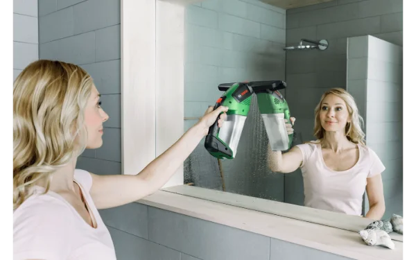Sur un miroir de salle de bains.