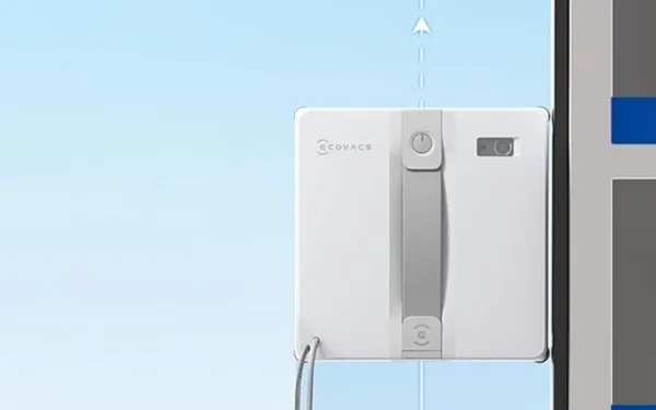 Le Winbot Mini sur une fenêtre.