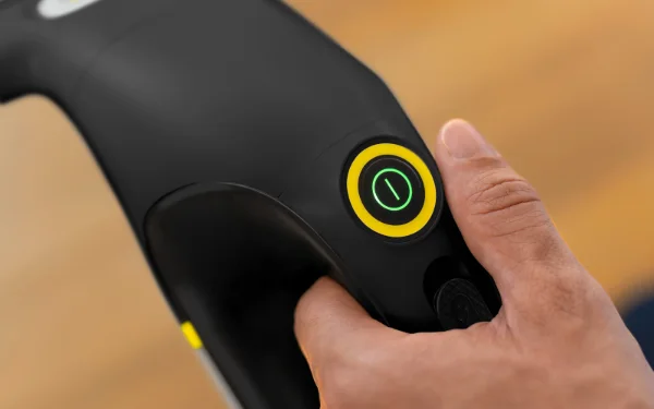 Le voyant de batterie entoure le bouton unique.