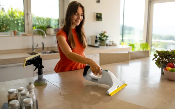 Usage à 360° : sur un plan de travail, à plat.